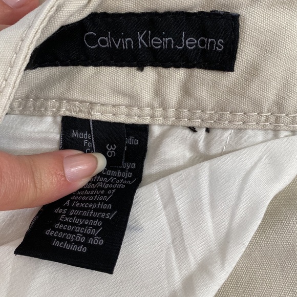 Calvin Klein cargo shorts - Picture 2 of 4